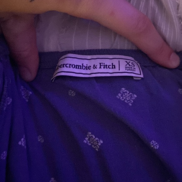 Barley worn - Picture 2 of 2